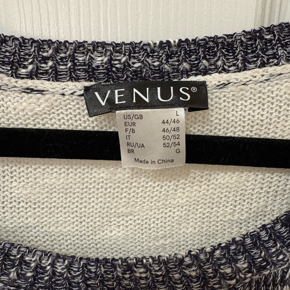 VENUS American Flag Patriotic Stars Stripes lightweight Sweater - Picture 3 of 8